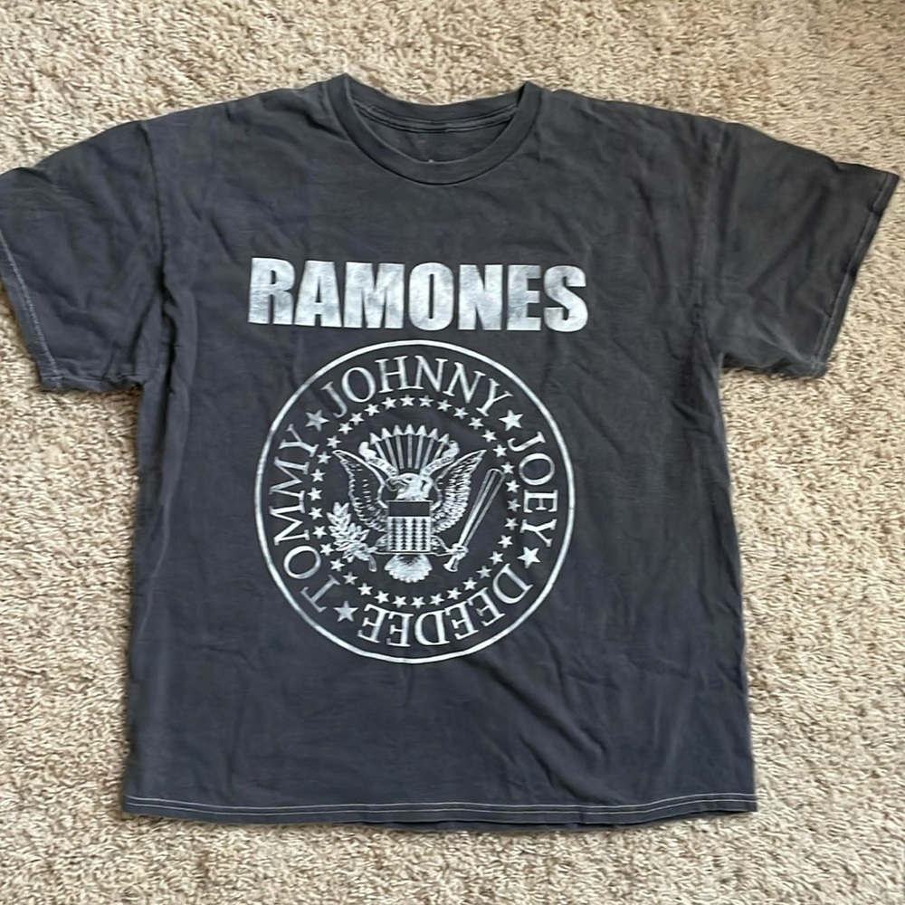 Ramones men’s t-shirt size Large
